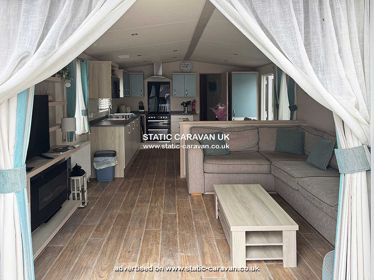 Caravan holiday rental 22 Seabreeze at Shorefield Country Park, Milford on Sea, Hampshire