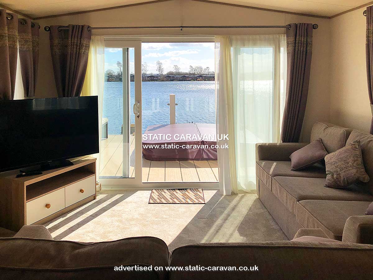 Caravan for hire 30 Water Ski Lake at Tattershall Lakes, Lincolnshire