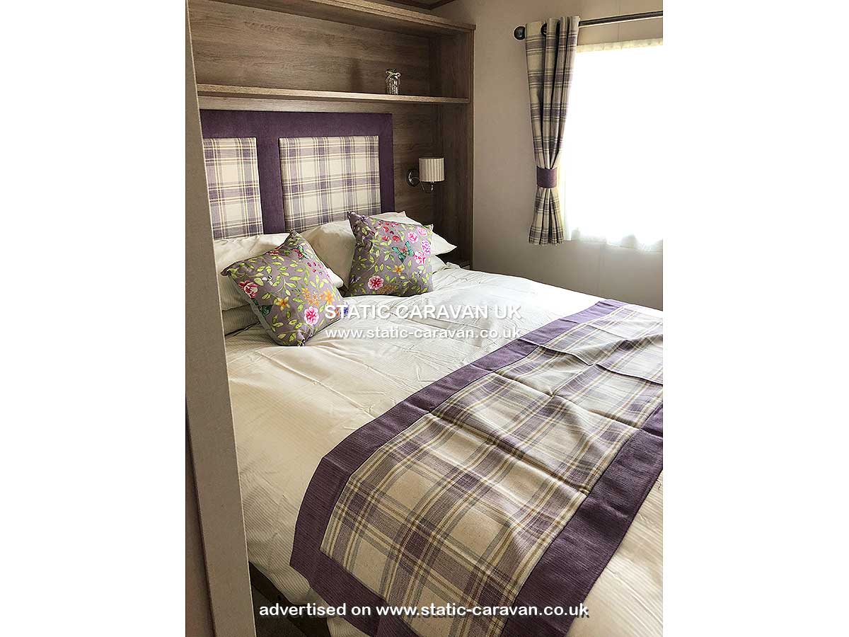 Caravan for hire 30 Water Ski Lake at Tattershall Lakes, Lincolnshire