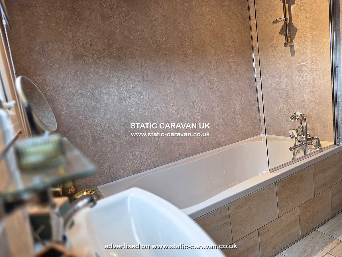 Caravan for hire Moorhen Lodge at Lincoln Lane Lakes, Middle Rasen, Lincolnshire