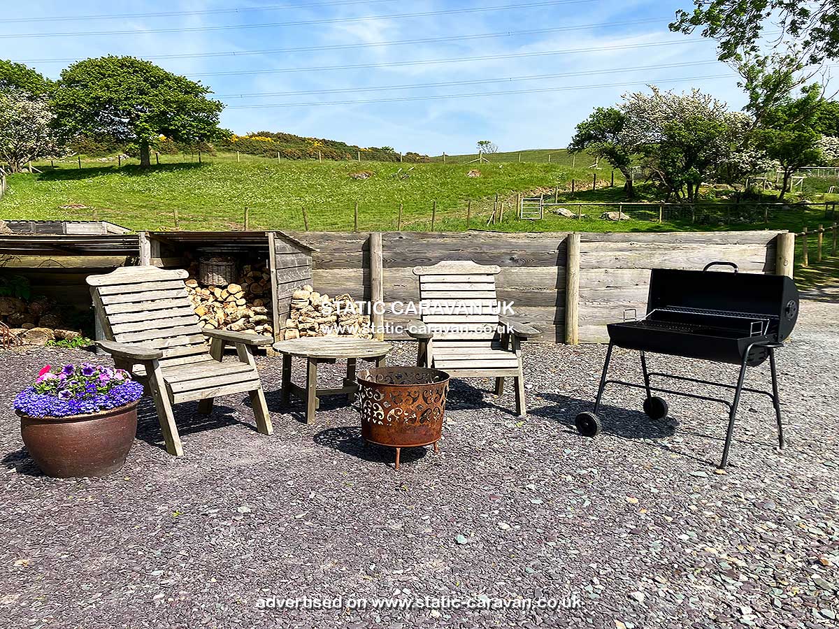 Caravan for hire Erw at Erw Farm, Rhostryfan, Caernarfon, Gwynedd, North Wales