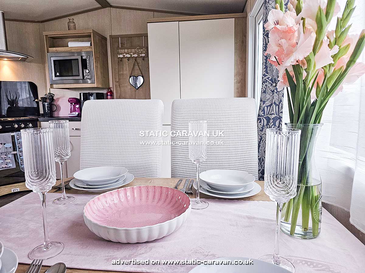 Caravan for hire Cornish Dream at Newperran Holiday Park, Hendra Croft, Goonhaven, Nr Newquay, Cornwall