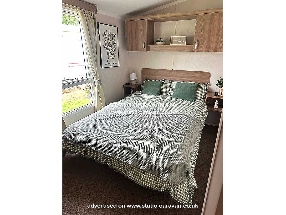 Caravan for hire Skomer 43 at Kiln Park, Tenby, Pembrokeshire, South Wales