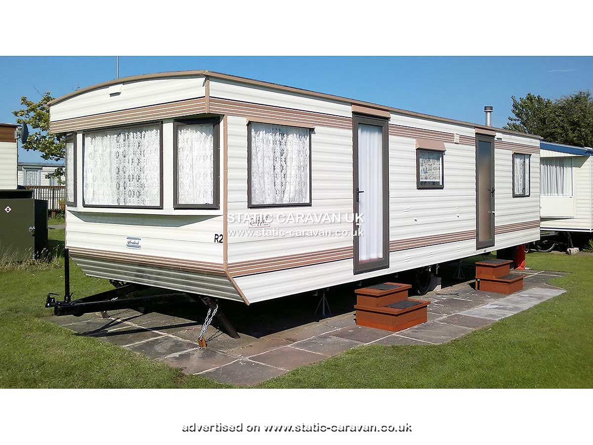 Caravan holiday rental R2 at Lowfield Farm, Filey, Scarborough, North Yorkshire