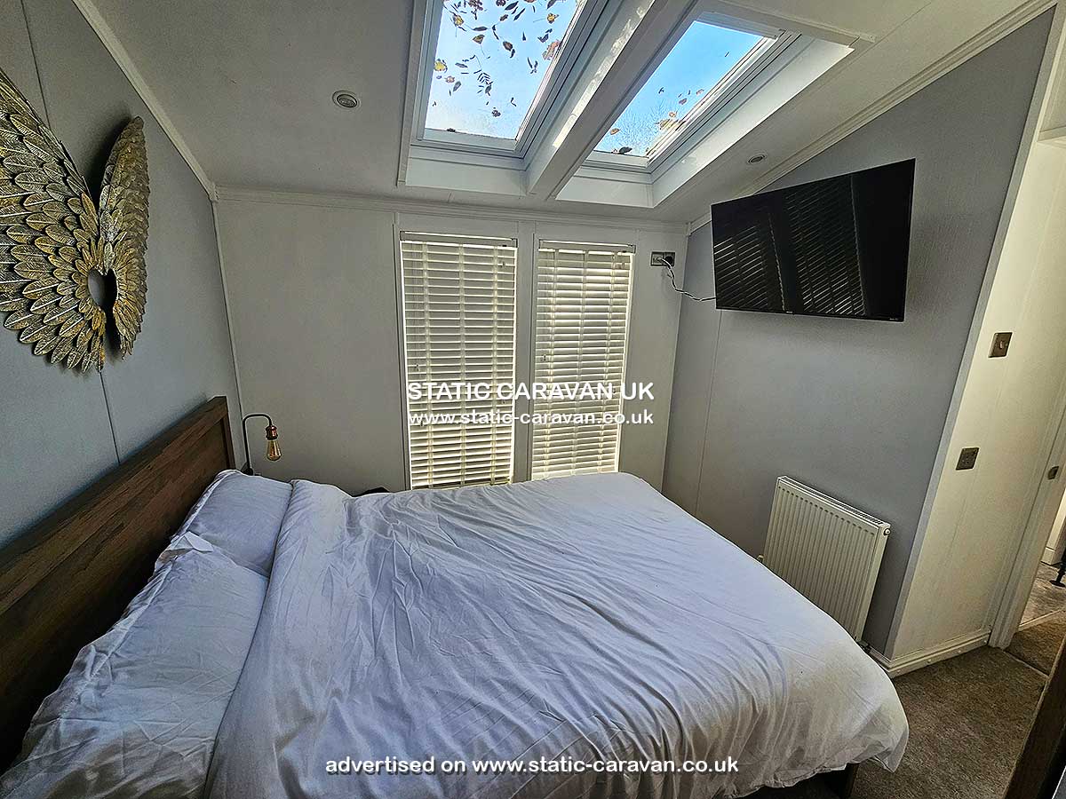 Caravan for hire 360 Seabreeze at Shorefield Country Park, Milford on Sea, Hampshire