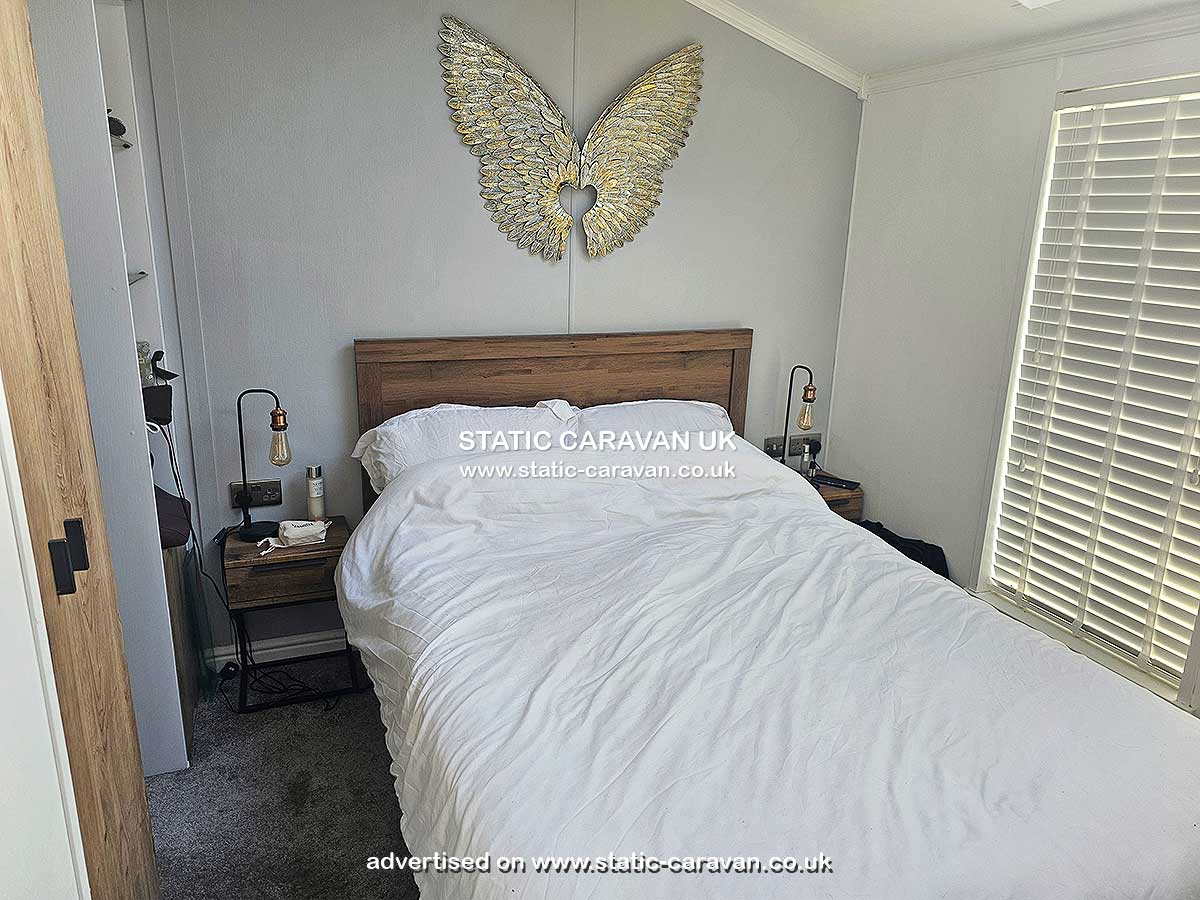 Caravan for hire 360 Seabreeze at Shorefield Country Park, Milford on Sea, Hampshire