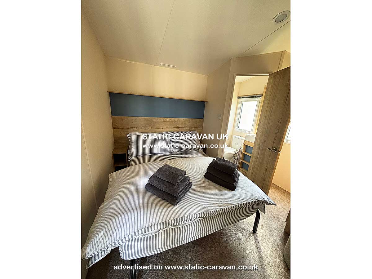 Caravan for hire Charlie’s Star PV52 at Newquay Bay Resort, Porth, Newquay, Cornwall