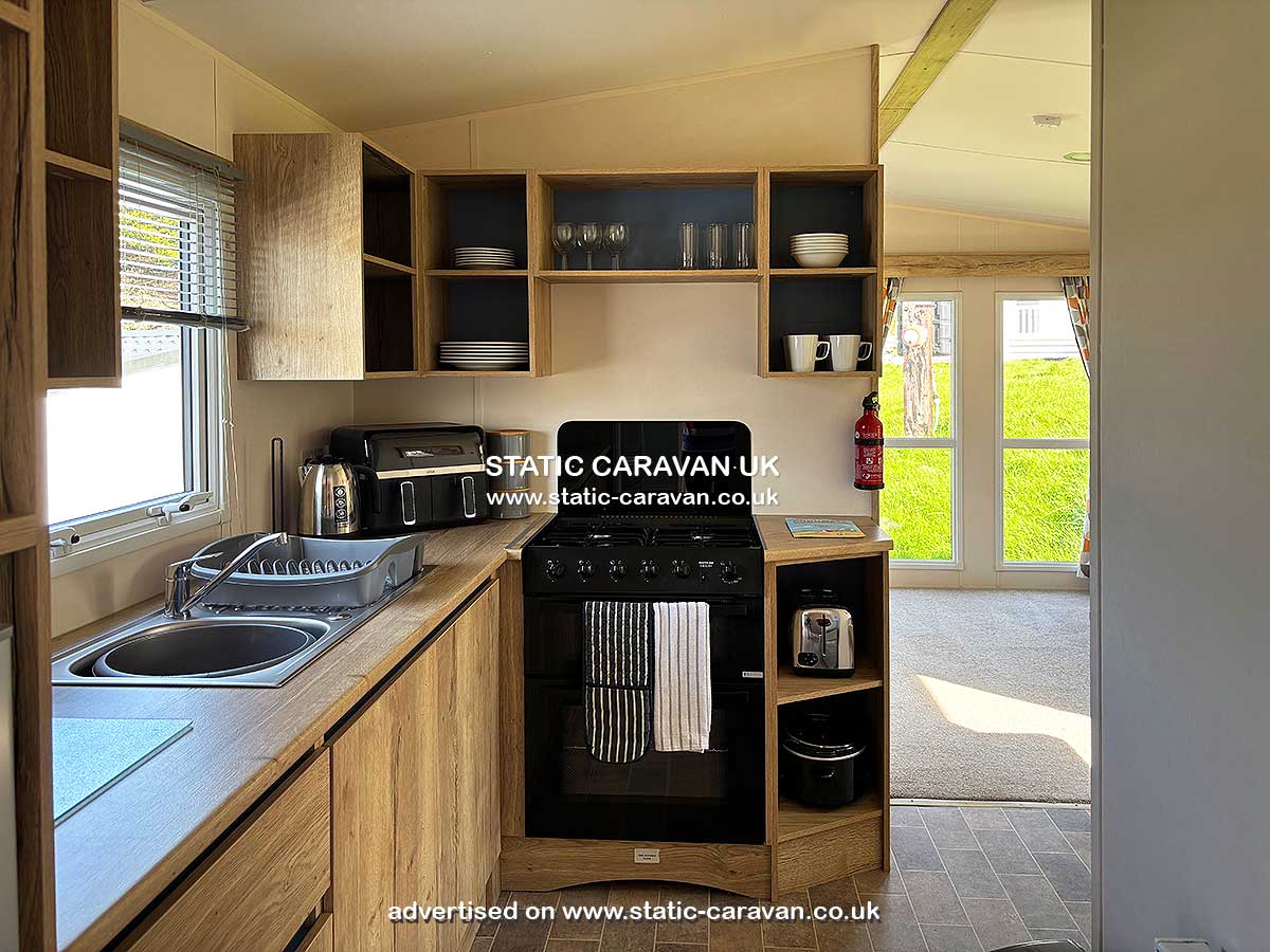 Caravan for hire Charlie’s Star PV52 at Newquay Bay Resort, Porth, Newquay, Cornwall