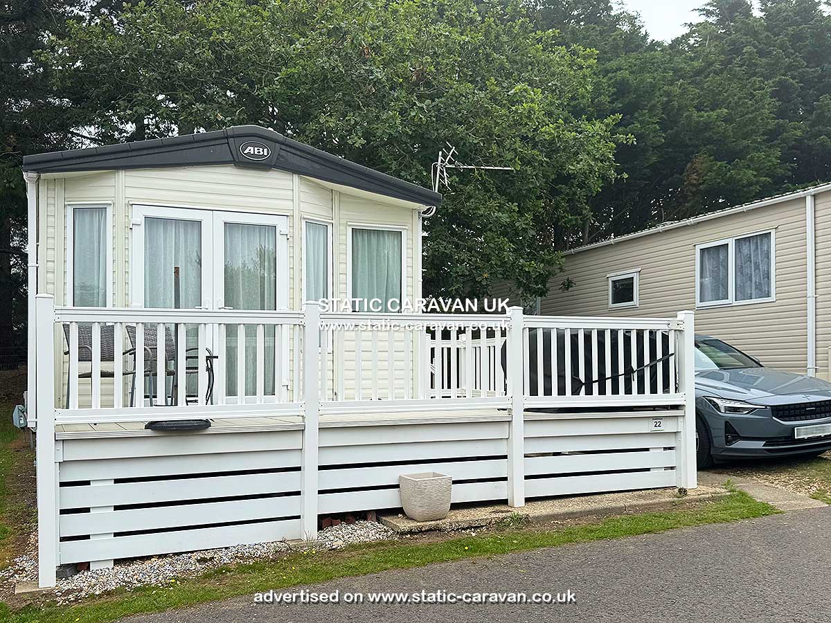 Static Caravan for hire at 22 Seabreeze, Shorefield Country Park, Milford on Sea, Hampshire